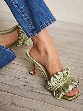 Sam Edelman Kady Heeled Mule Sandals - Pistachio Se Satin, Size 6.5 ✨